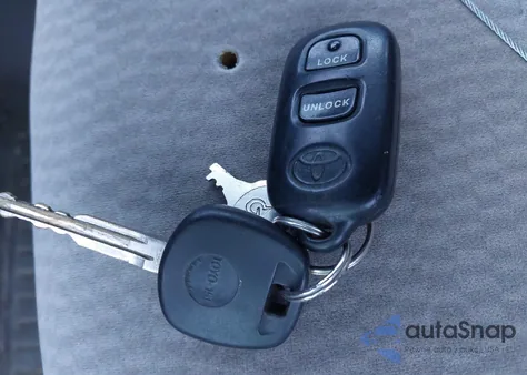 2007 Toyota Corolla Le z USA, uszkodzony, nr VIN 2T1BR32E67C785049